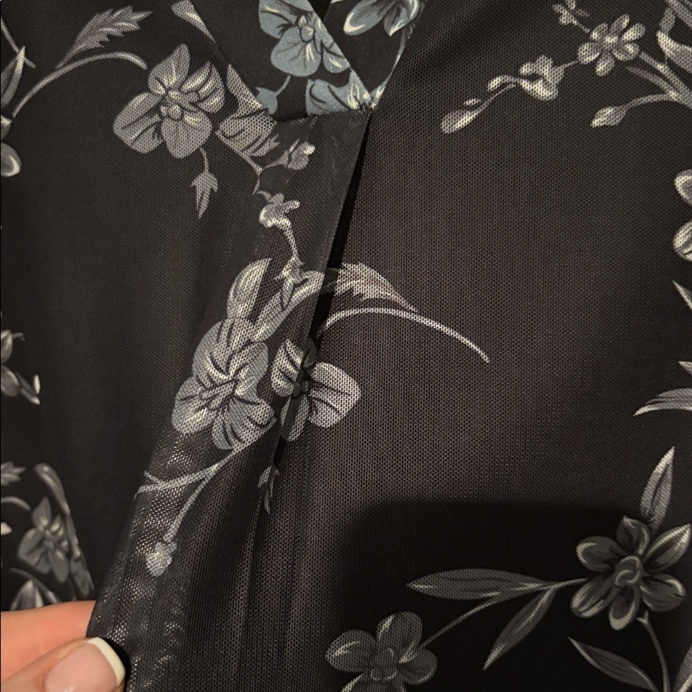 Timeson Women's Short Sleeve V Neck Blouse Floral Tunic top, XXL. NWT. Black - Picture 5 of 14